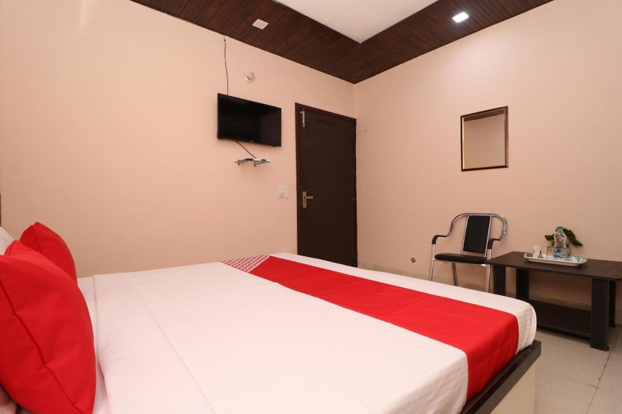 Oyo 28338 New Life Hotel Banur Exterior foto